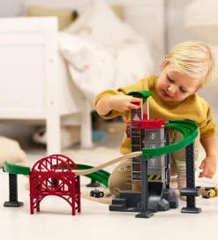 BRIO World Togbane m. Lagerbygning - 32 dele - Løft & Læs 33887