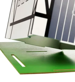 Krea Bondegård - Træ - 77x53 cm - Hvid/Rød