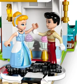 LEGO® Disney Princess - Askepots Slot og Karet 43275 - 596 Dele