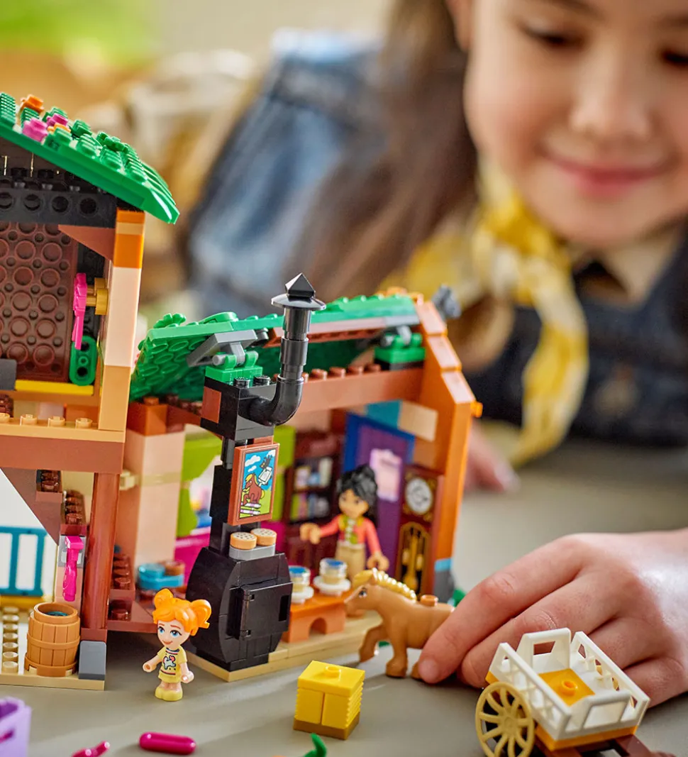 LEGO® Friends - Ponyfarm Og Stald 42654 - 727 Dele