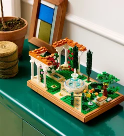 LEGO® Icons - Have med Springvand 10359 - 1302 Dele