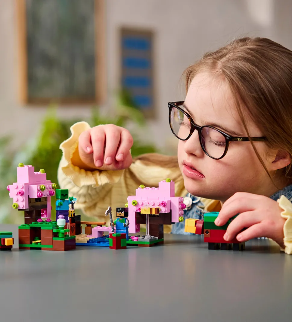 LEGO® Minecraft - Kirsebærtræhaven 21260 - 304 Dele