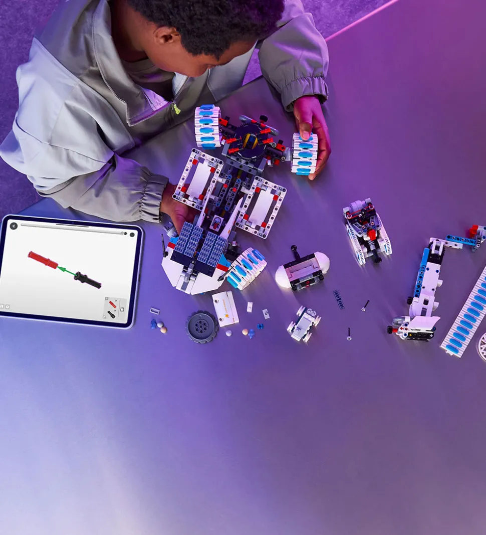 LEGO® Technic - Lunar Outpost Månerover Rumfartøj 42211 - 1082 D