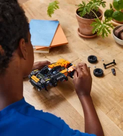 LEGO® Technic - NEOM McLaren Extreme E-Racerbil 42166 - 252 Dele