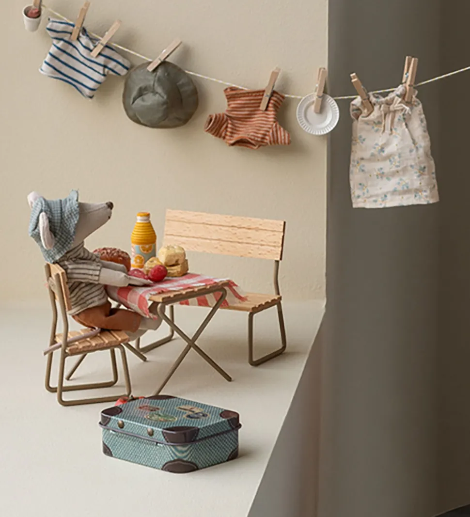 Maileg Miniature Havesæt - Bord med Stol og Bænk - Mus