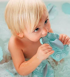 Oli & Carol Badelegetøj - Naturgummi - Haj - Blå