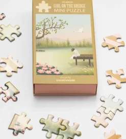 Vissevasse Puslespil - Mini - 10x13 cm - Girl On The Bridge